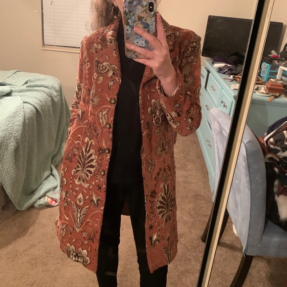 Meet your Posher, Laura - Picture 2 of 3